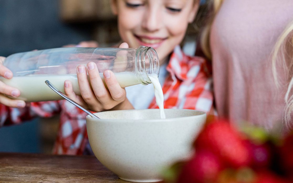 Glass bottles and jars for dairy products